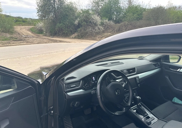 Skoda Superb cena 69000 przebieg: 150000, rok produkcji 2016 z Szczecin małe 37